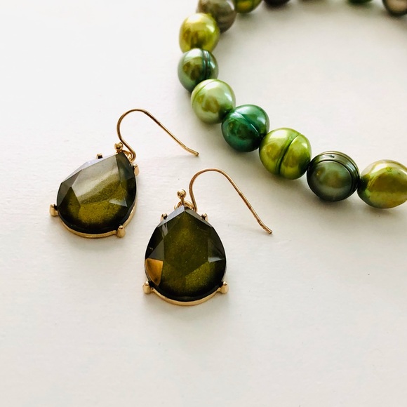 Vintage Green Pearl Bracelet & Earrings - Picture 6 of 10